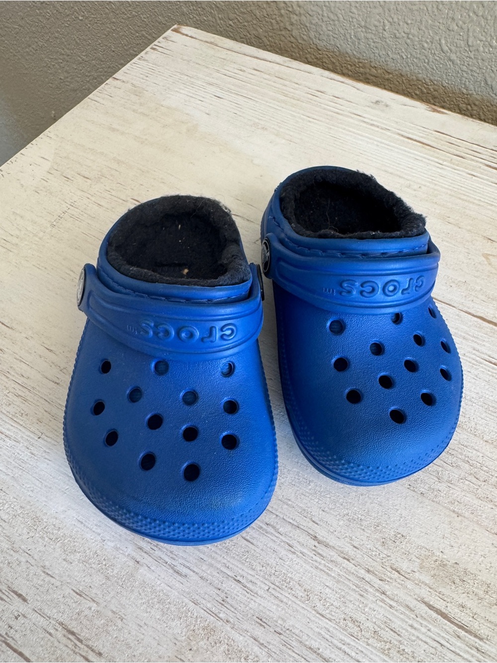 CROCS Kids Classic Lined Clogs - Royal Blue with Black Lining